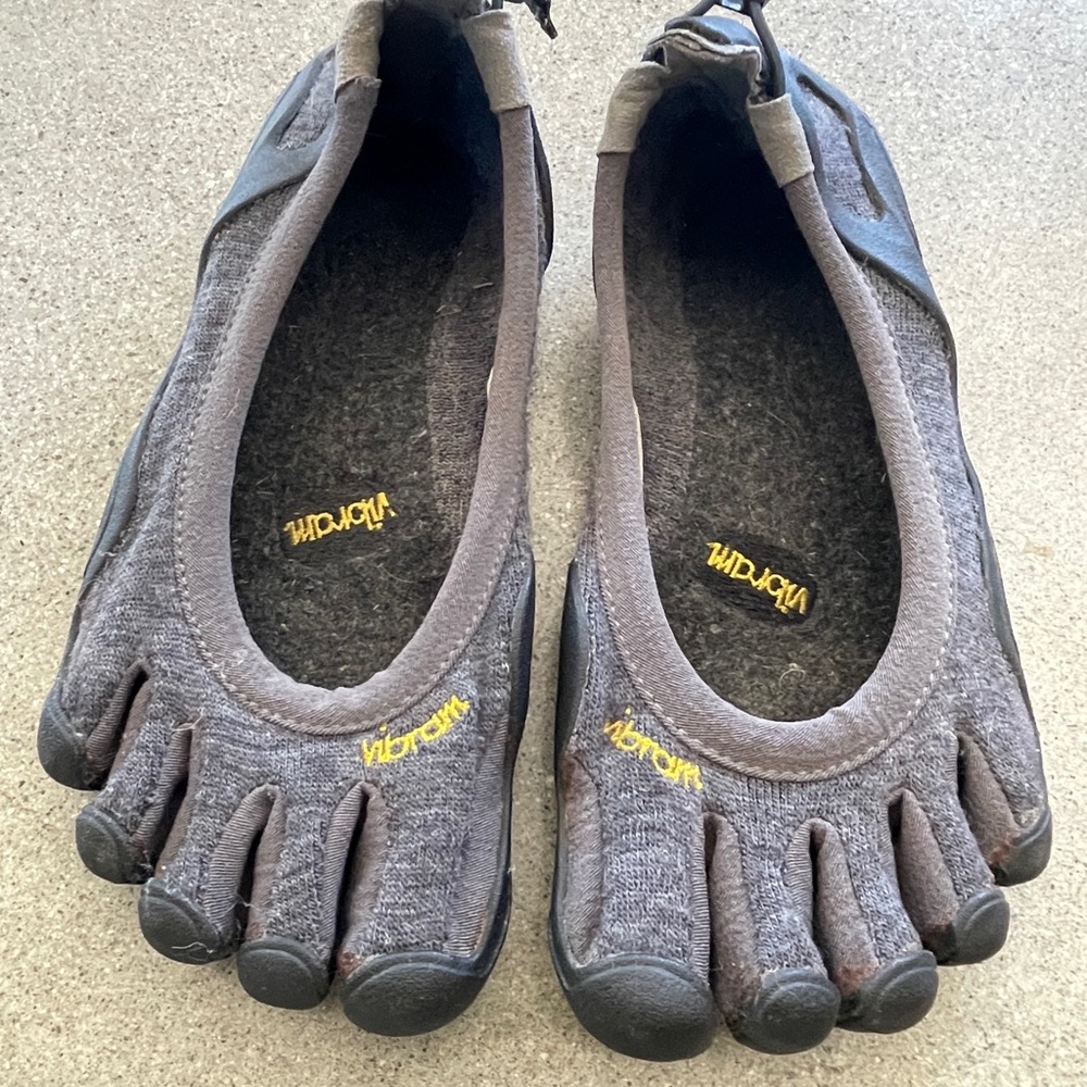 Vibram FiveFingers Gray Athletic Shoes